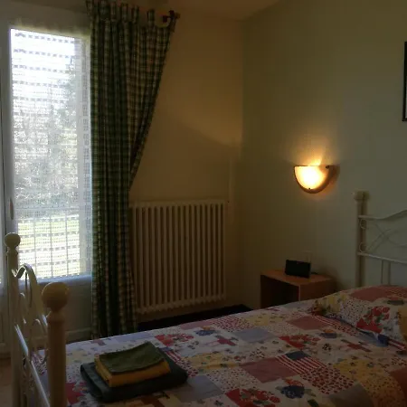 Le Cantegrel Bed & Breakfast *